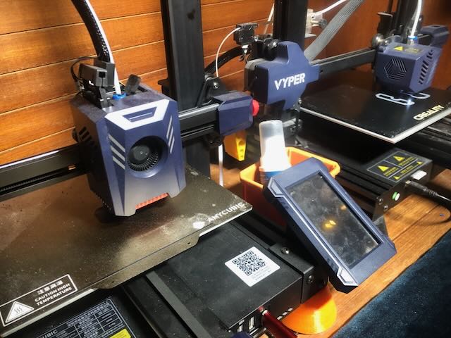 3D printers at work aboard Sérénité.